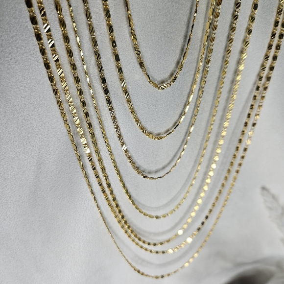 🔥14k Gold Embossed Tile Chain - Picture 2 of 10